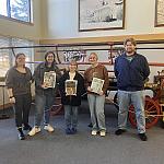 伯洛伊特学院的学生们参观了伯洛伊特历史学会的幕后之旅.